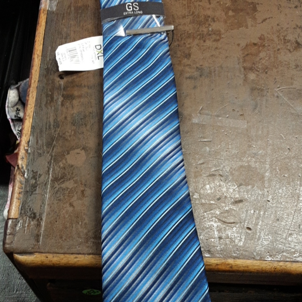 Pretty blue tie extra long